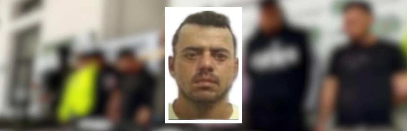 Jaime Iván Moreno Guisao, alias Chibolo, capturado en Pueblorrico. FOTOS: POLICÍA NACIONAL