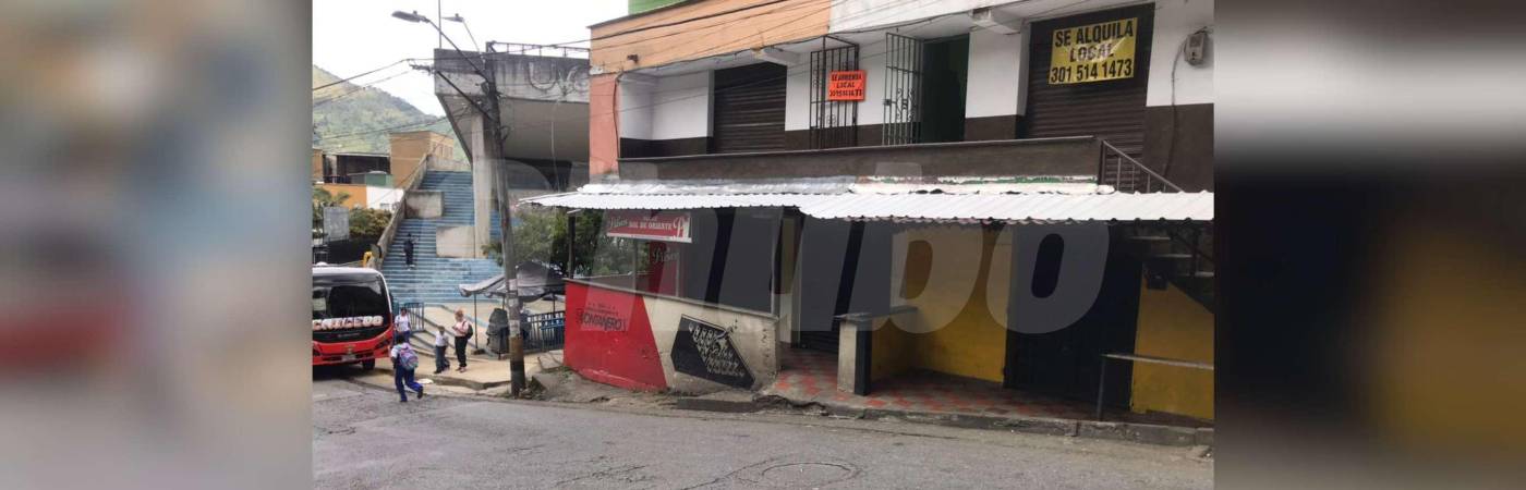 En esta esquina, en inmediaciones de la UVA Sol de Oriente, cayó muerto Ever Darío Amariles Parra. /FOTO: LAURA ROSA JIMÉNEZ VALENCIA
