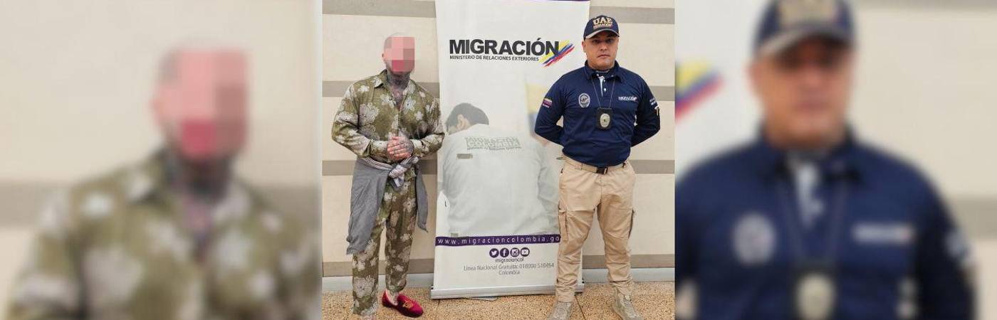 Estadounidense expulsado de Colombia luego de ser detenido en el aeropuerto José María Córdova. /FOTO: CORTESÍA MIGRACIÓN COLOMBIA