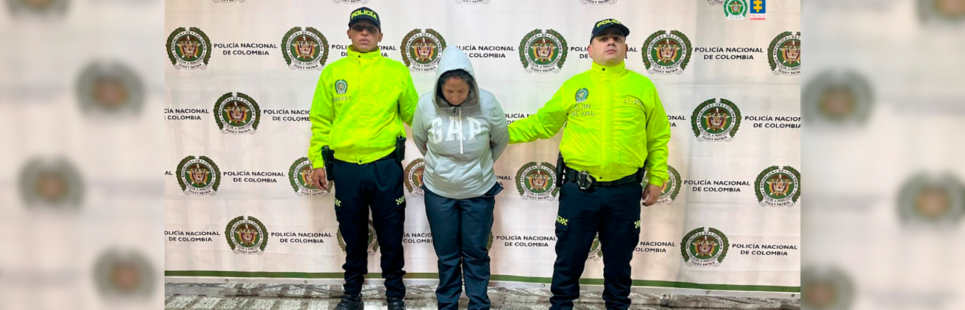 Al momento de la captura la mujer vestía su uniforme de médica. /FOTO: CORTESÍA. 