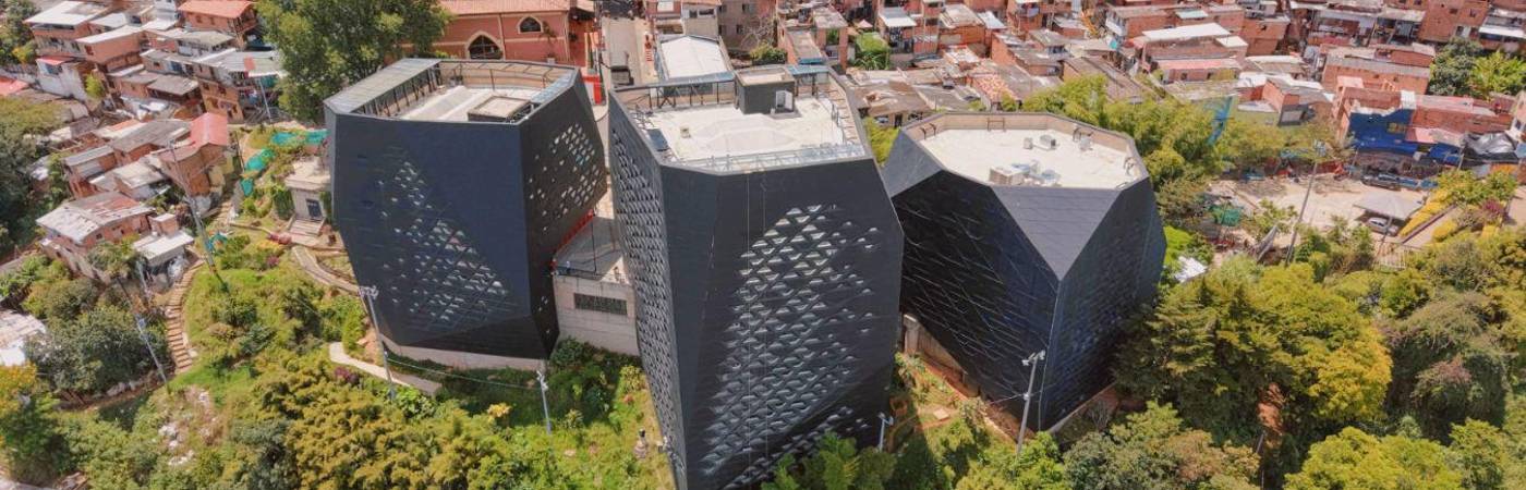 La tercera caja que contiene el auditorio todavía no está lista: “en un mes”, dijo el alcalde Federico Gutiérrez. FOTO: ALCALDÍA DE MEDELLÍN