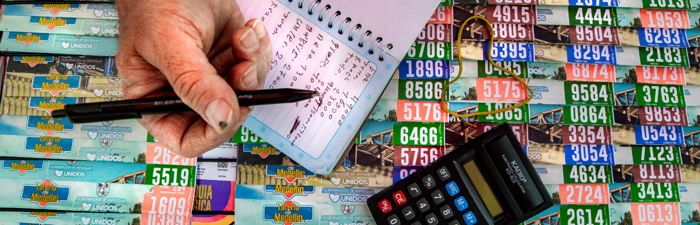 Venta de loterías en Medellín. /FOTO: ARCHIVO