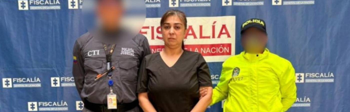 Ella es Tathiana María Muñoz Muñoz, una fisioterapeuta señalada de causar lesiones a tres pacientes en 2024. FOTO: FISCALÍA