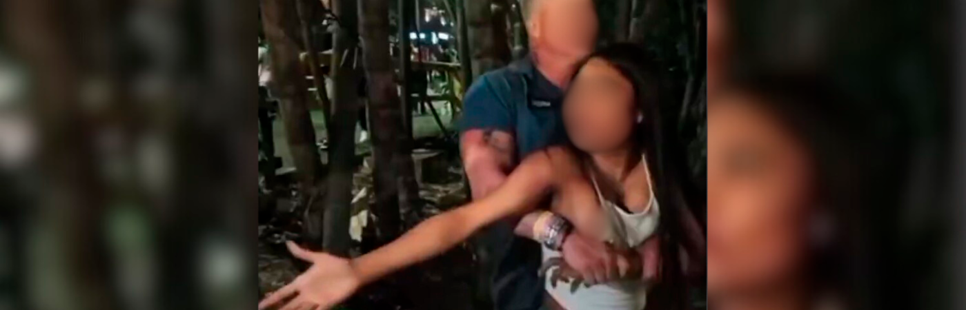 Momento en que extranjero retuvo a la presunta responsable en El Poblado. /FOTO: CAPTURA DE VIDEO