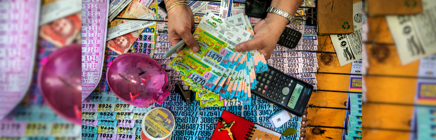 Venta de loterías en Medellín. /FOTO: ARCHIVO