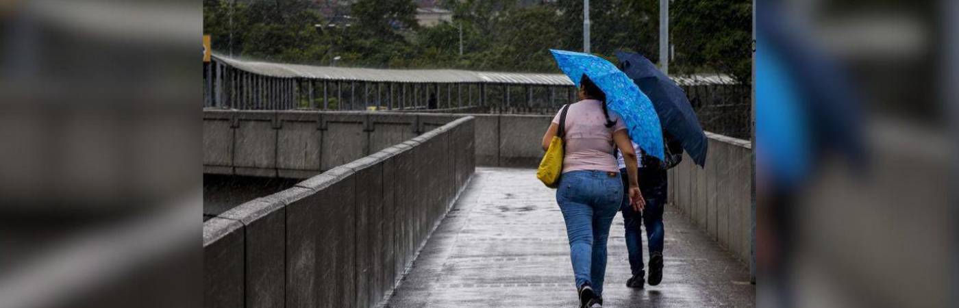 La temporada de lluvias en Medellín enciende las alertas. FOTO: JAIME PÉREZ