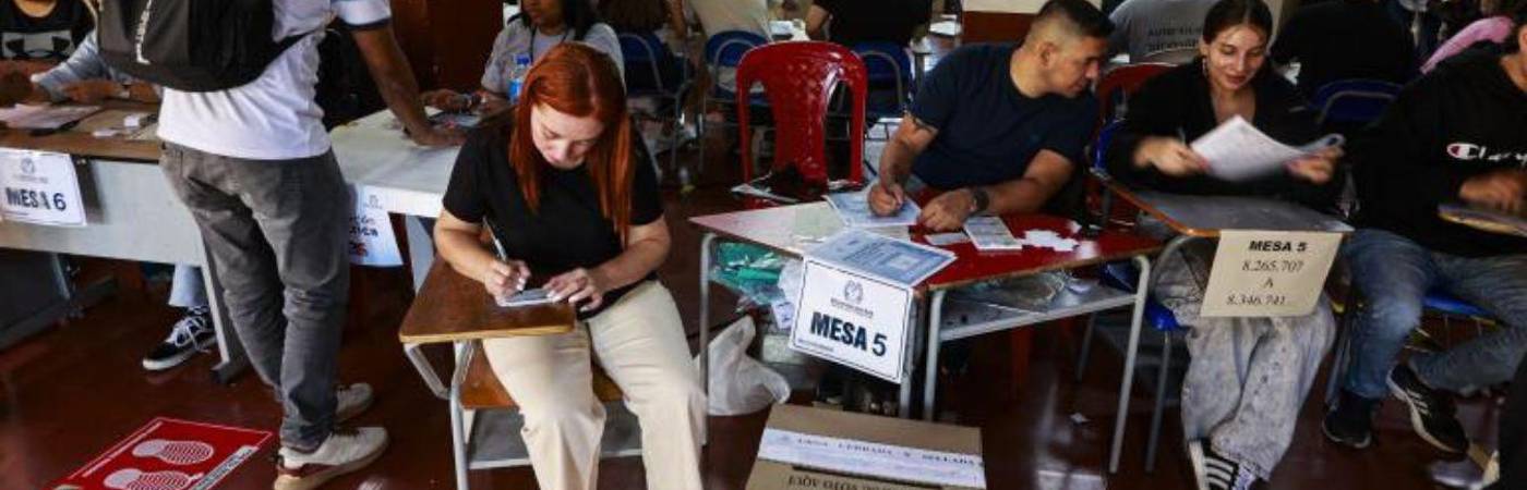 En comparación con las elecciones de hace cuatro años, más de 2.000.000 votantes nuevos se animaron a ejercer su derecho. FOTO: MANUEL SALDARRIAGA