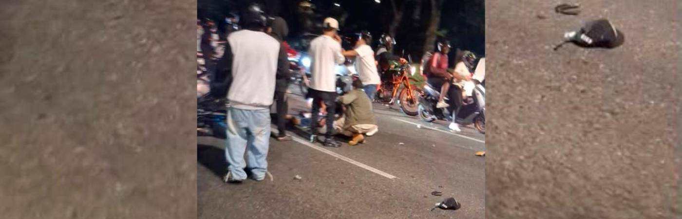 Otros motociclista se detuvieron a socorrer a los accidentados. FOTO: CORTESÍA