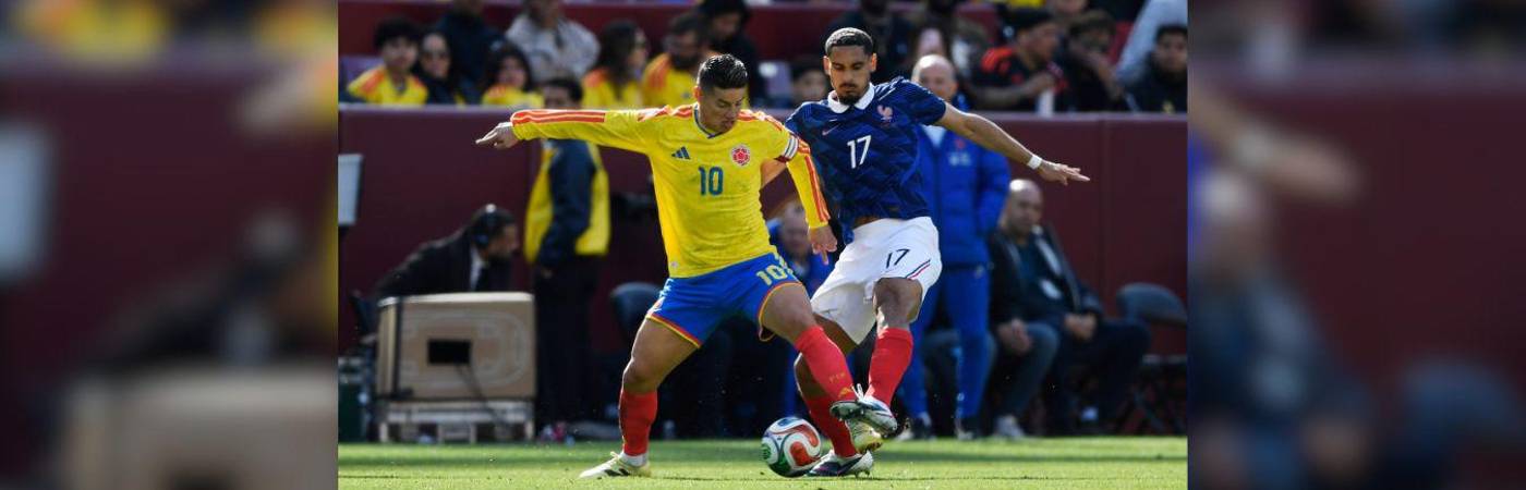 Al capitán James Rodríguez (izq.) se le nota la falta de minutos, ojalá pueda tener más ritmo en el tiempo que falta para la cita orbital. FOTO: GETTY