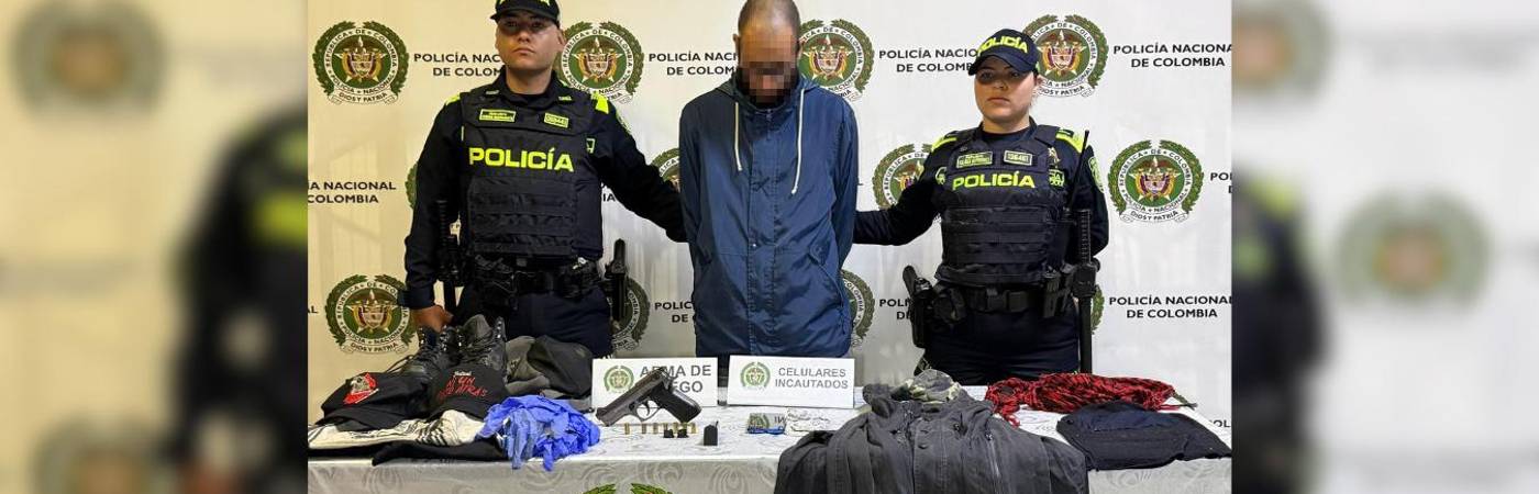 El hombre fue capturado cuando se movilizaba en un taxi. FOTO: POLICÍA