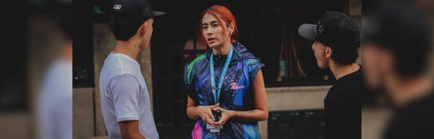 Los participantes reciben atención psicológica, acompañamiento en el territorio y acceso a alternativas de estudio y empleo. FOTO: ALCALDÍA DE MEDELLÍN