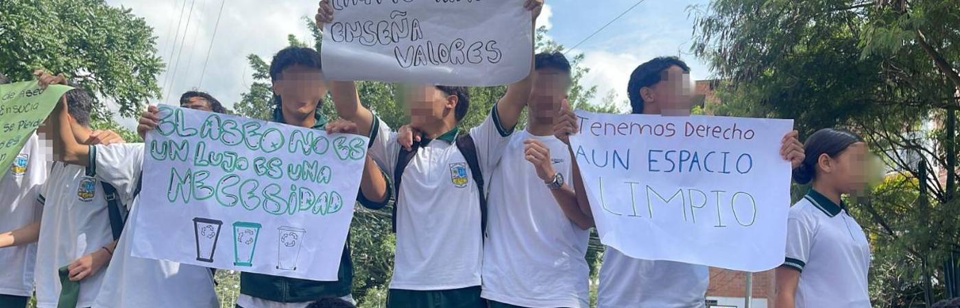Manifestaciones de los estudiantes del colegio La Trinidad de Copacabana. /FOTO: CORTESÍA PADRES DE FAMILIA