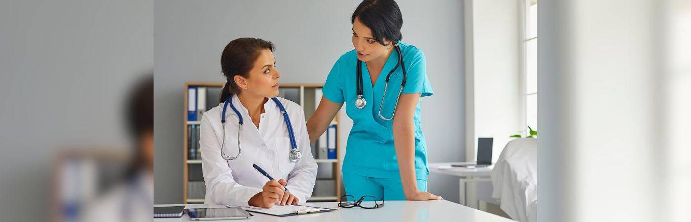 Para este lunes 28 de julio Q’hubo trae estas vacantes para auxiliares de enfermería en Medellín que pueden interesarle. /FOTO: CANVA 