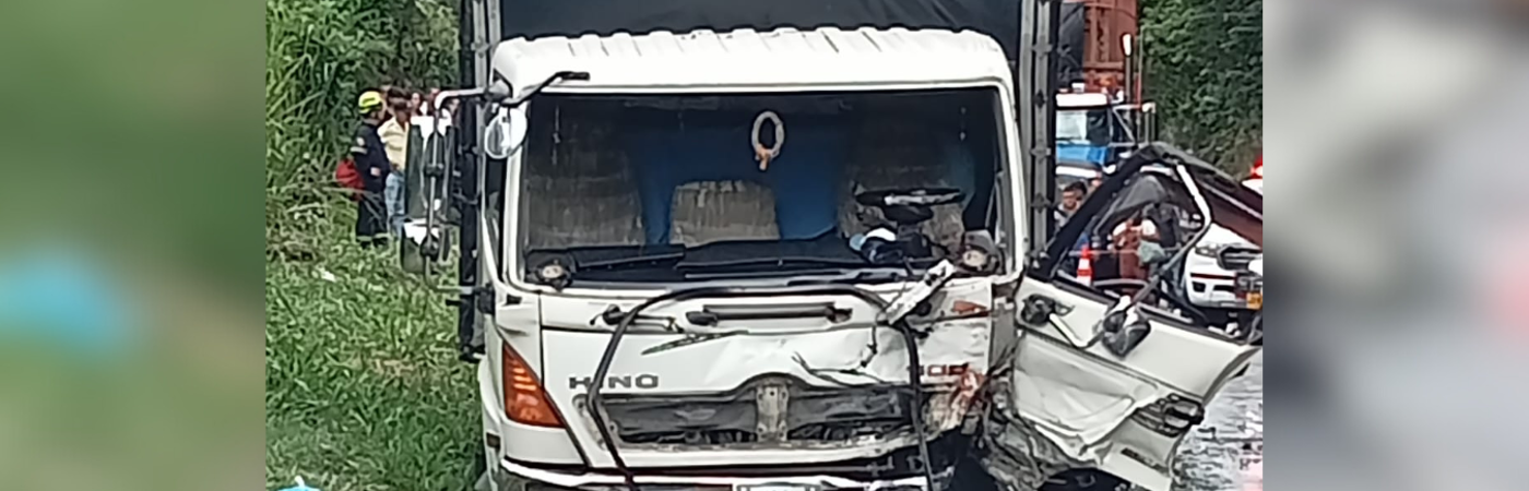 Accidente fatal deja 3 muertos en la vía Manizales - Medellín./FOTO: DENUNCIAS ANTIOQUIA