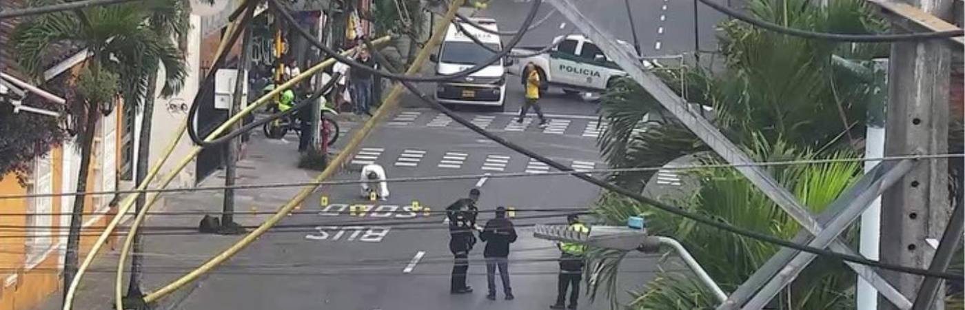 Inspección de organismos encargados en el lugar de la balacera. FOTO: CORTESÍA SECRETARÍA DE SEGURIDAD ENVIGADO