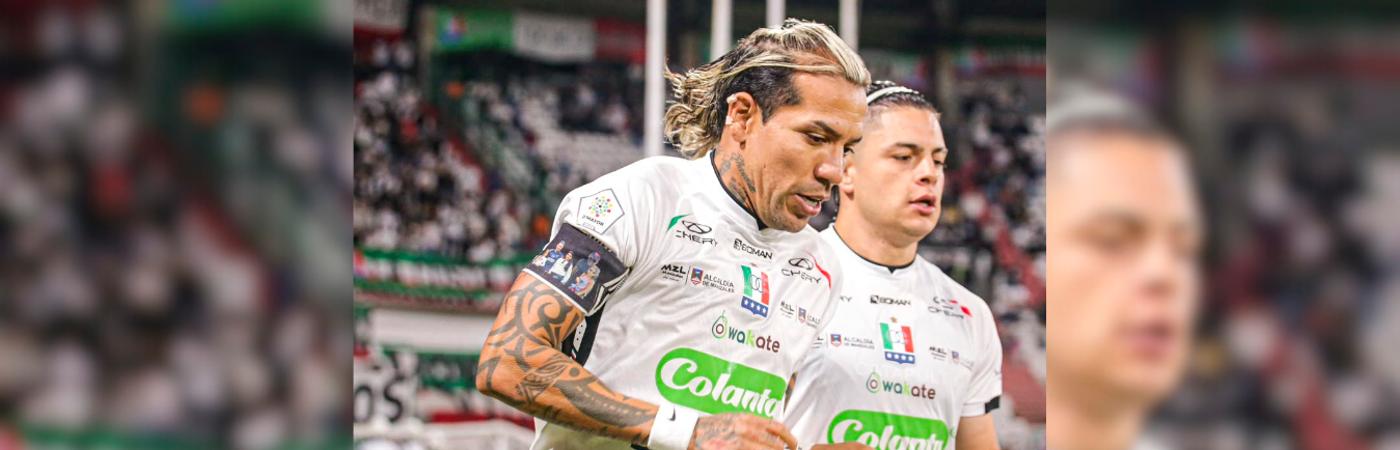 Dayro Moreno (izq.) es una de las figuras de Once Caldas. /FOTO: INSTAGRAM @oncecaldasoficial