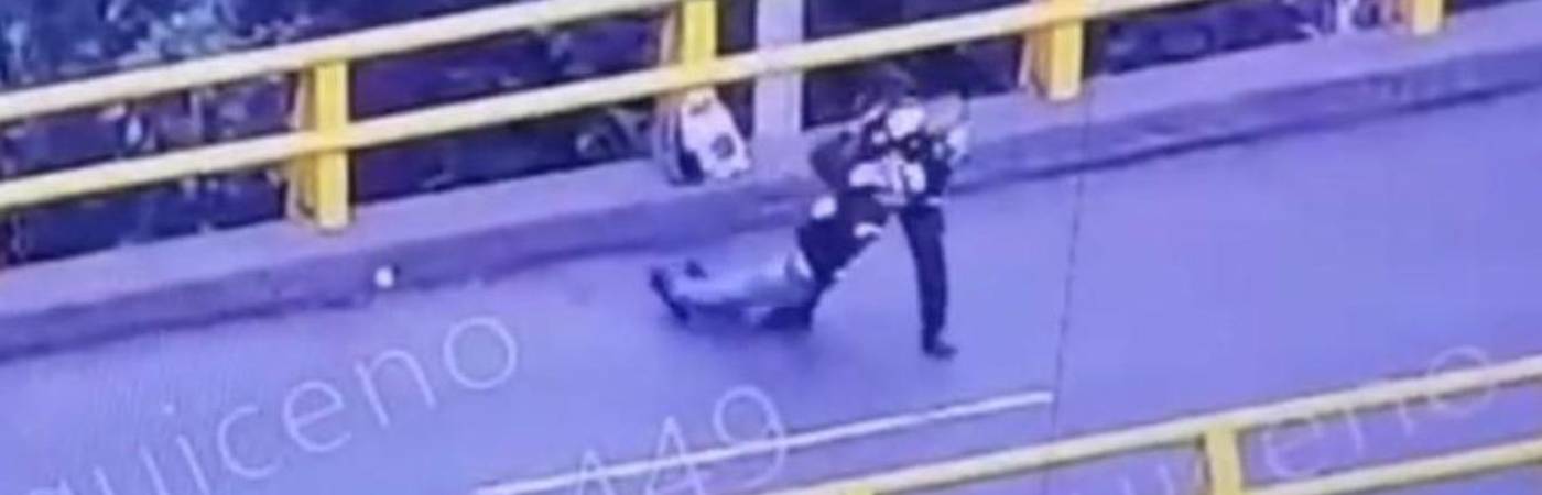 Tras el hecho, el hombre fue atendido por paramédicos de la Secretaría de Salud. /FOTO: CORTESÍA