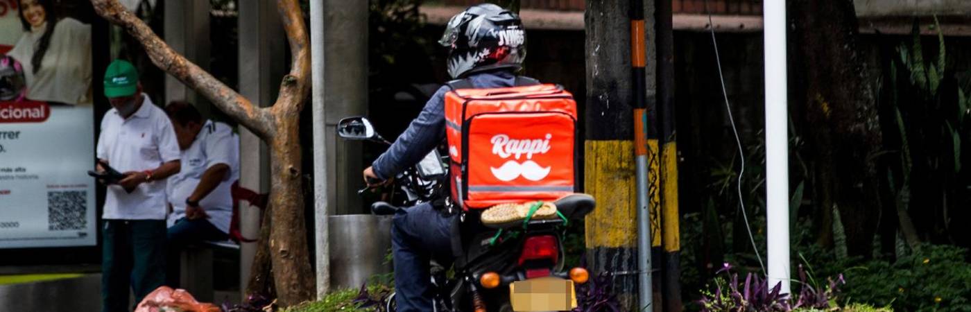 Trabajador de Rappi en Medellín. FOTO: ARCHIVO