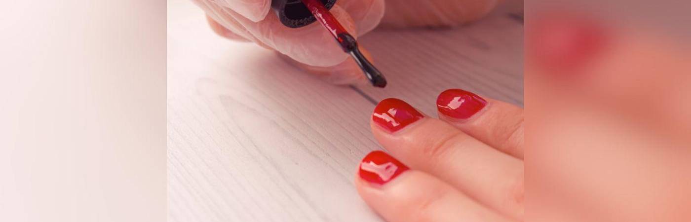 Los esmaltes fueron retirados por tener componentes peligrosos para la salud. FOTO: CANVA