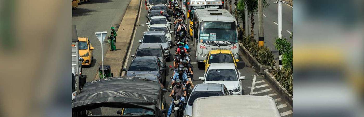 El pico y placa rige en los 10 municipios del área metropolitana. /FOTO: JULIO CÉSAR HERRERA