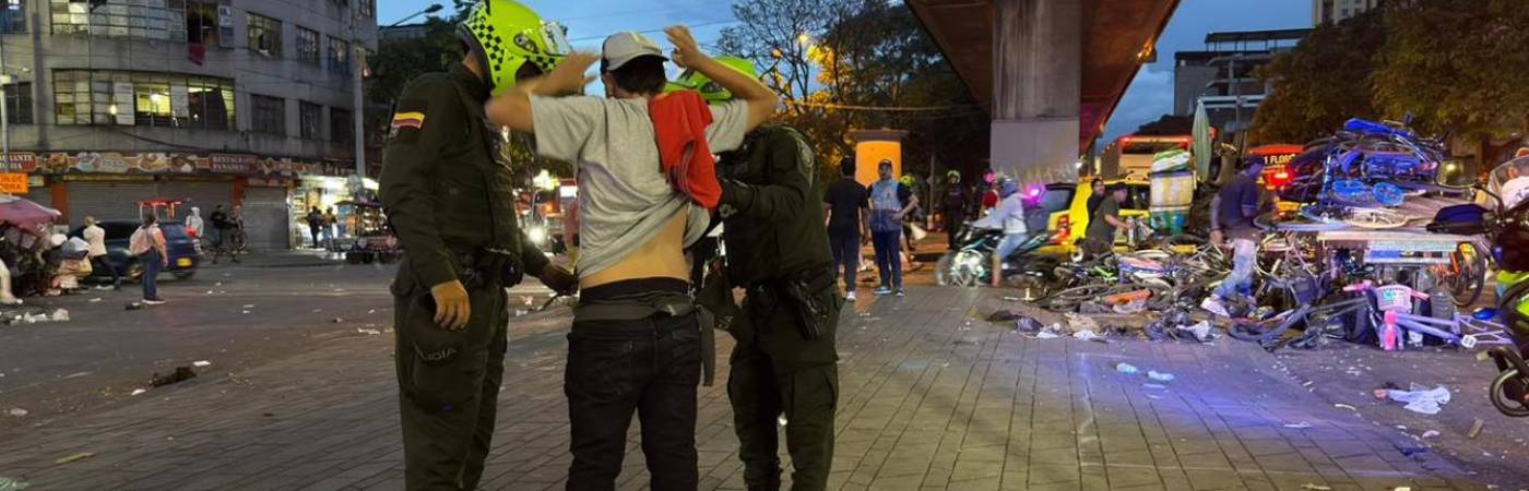 La Policía incautó 92 armas cortopunzantes. FOTO: CORTESÍA ALCALDÍA
