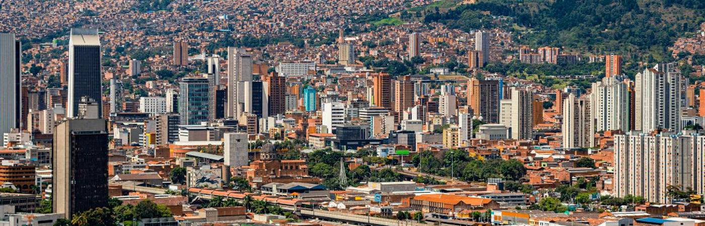Actualmente, Medellín tiene 2,5 millones de habitantes, 200.000 más de los que tenía en 2014 cuando se realizó el POT actual. FOTO: CANVA