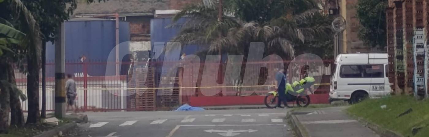 Este es el punto de Laureles donde asesinaron a uno de ellos. Ocurrió en la mañana de este domingo, 29 de marzo. FOTO: CORTESÍA