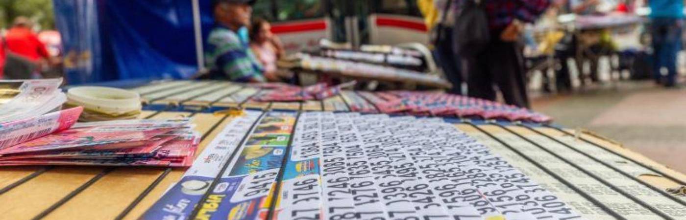 Venta de loterías y chances en Medellín. FOTO: ARCHIVO – CAMILO SUÁREZ