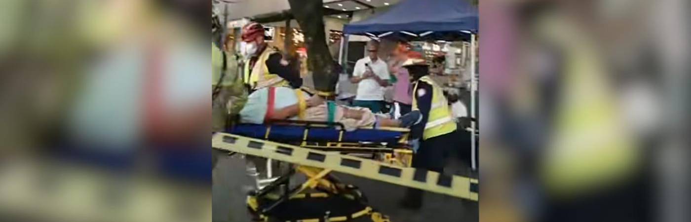 Traslado de la víctima a centro asistencial. FOTO: CAPTURA DE VIDEO FACEBOOK PRENSA PAISA