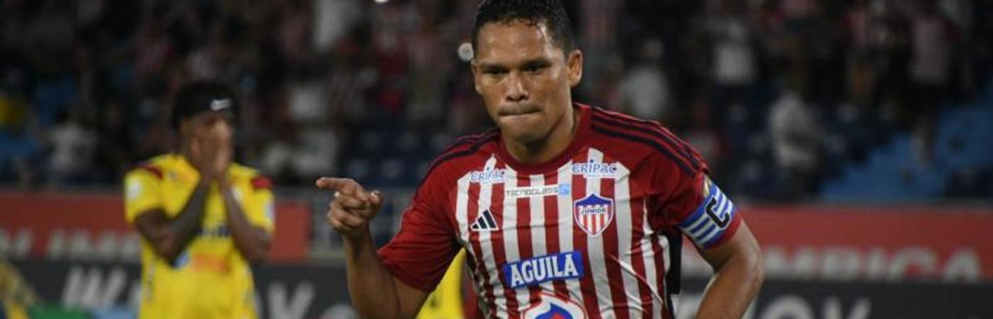 Es muy probable que Carlos Bacca, a quien se le renovó automáticamente el contrato por su lesión, no puede reaparecer hasta el 2026. / FOTO: COLPRENSA.
