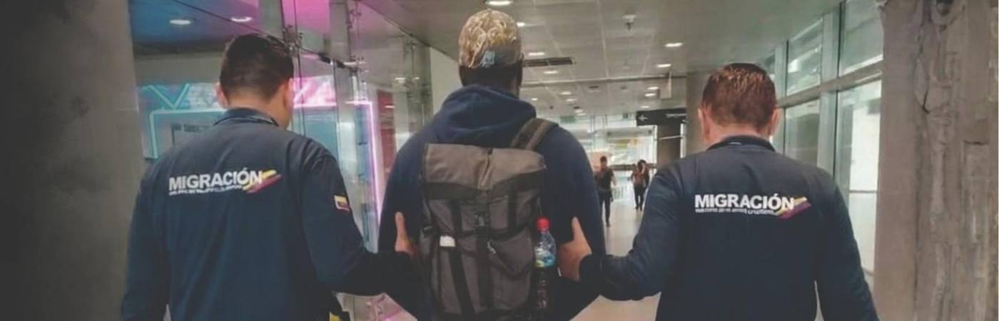 Los oficiales de Migración Colombia tienen la autoridad de inadmitir a extranjeros por varias causales establecidas por la norma. FOTO: MIGRACIÓN COLOMBIA