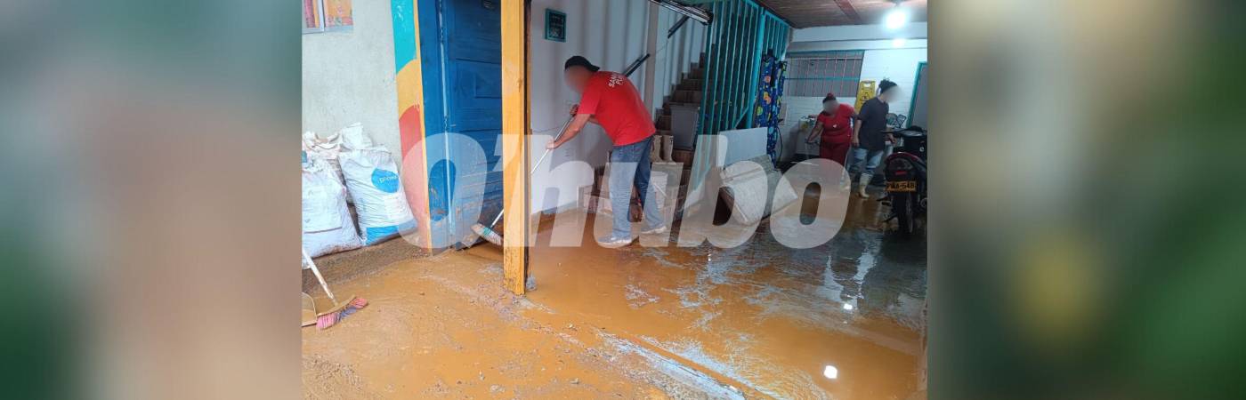 CInundaciones en la comuna 8. FOTO: CRISTIAN VÁSQUEZ 