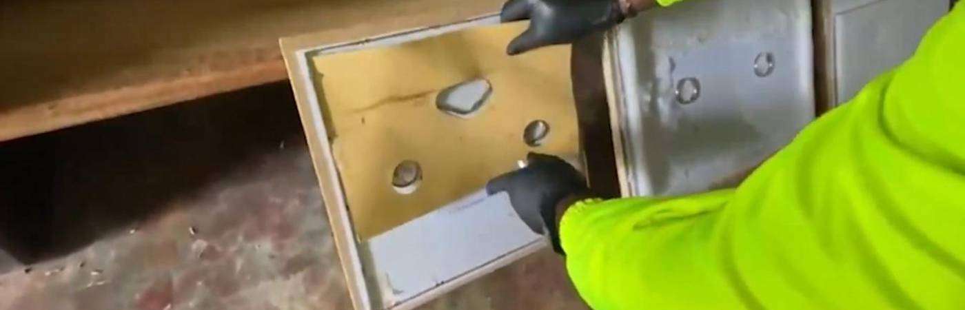 Así fue como las autoridades encontraron la manera en que camuflaban drogas dentro de cajas de frutas. FOTO: CORTESÍA SÉPTIMA DIVISIÓN DEL EJÉRCITO NACIONAL