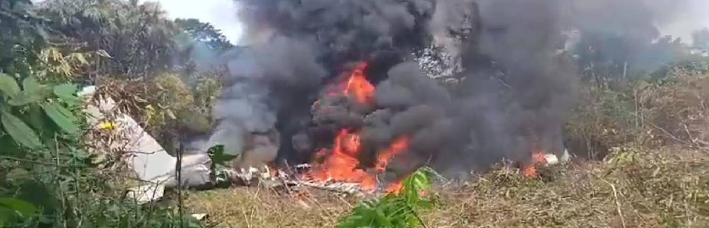 Vecinos de la zona fueron los primeros en auxiliar a los heridos. FOTO: TOMADA DE VIDEO 