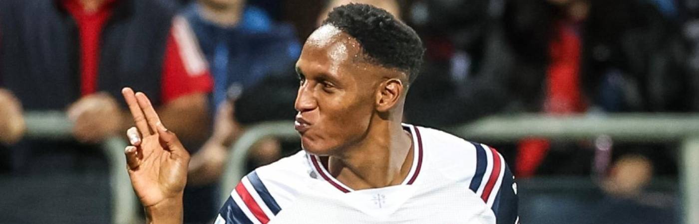 Yerry Mina - Cagliari de Italia. FOTO: TOMADA DE X @CAGLIARICALCIO