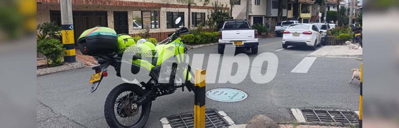 Unidades de la Policía llegaron para atender el caso. FOTO: ALEJANDRA MORALES
