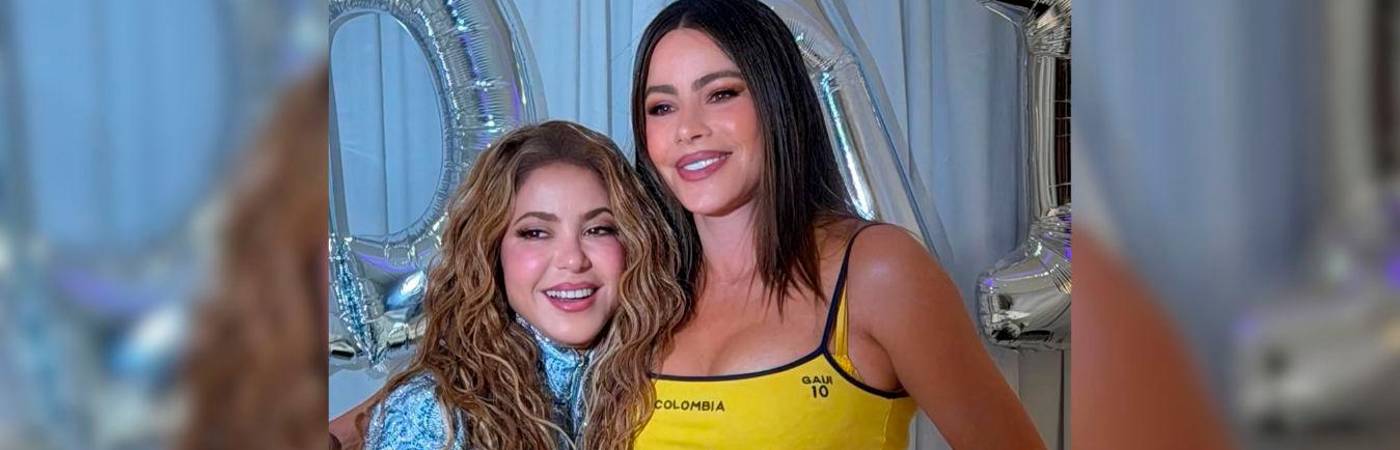 Las barranquilleras se juntaron previo al show para esta foto. FOTO: INSTAGRAM @sofiavergara