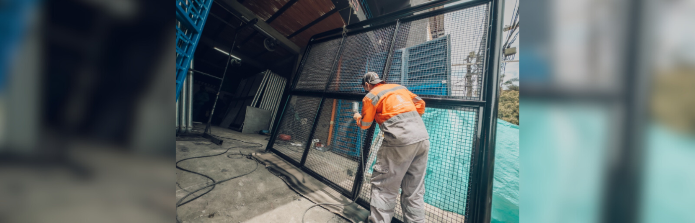 Fabricación de mallas protectores en Medellín./FOTO: ALCALDÍA DE MEDELLÍN