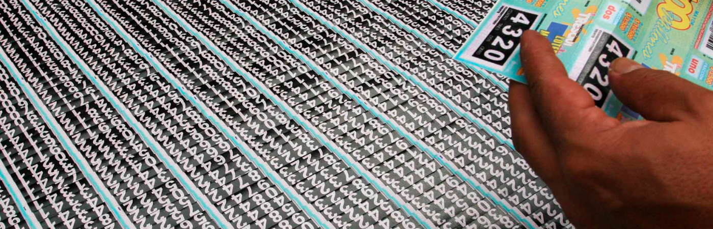 Venta de loterías en Medellín. /FOTO: ARCHIVO