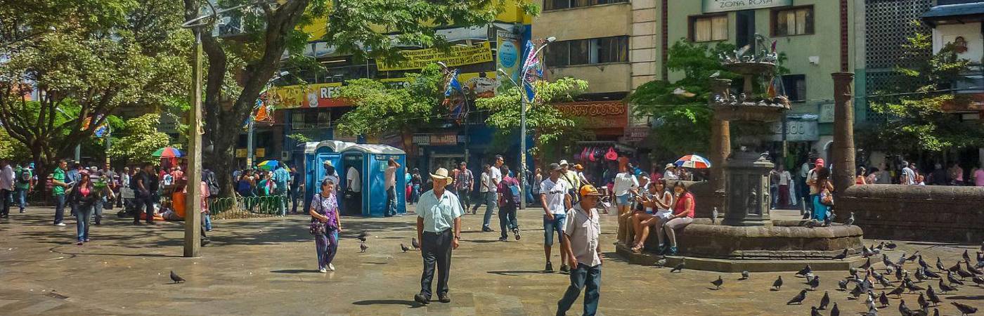 Medellín se mantiene como la ciudad con la menor tasa de desempleo del país. / FOTO: CANVA