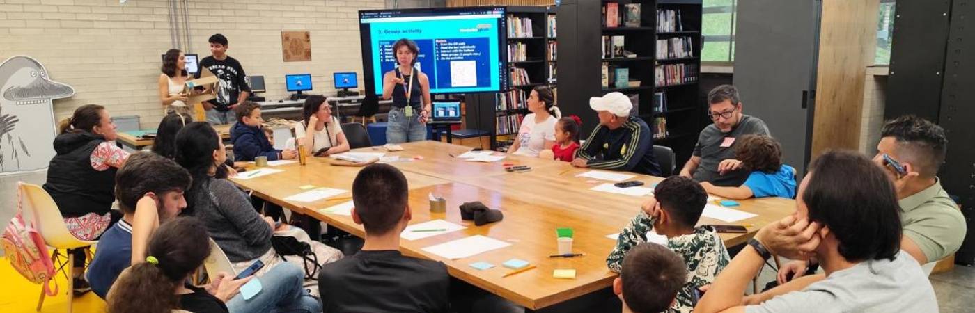 Clubes de inglés en bibliotecas públicas de Medellín. FOTO: ALCALDÍA DE MEDELLÍN 