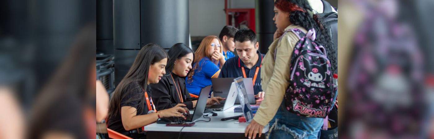 Los jóvenes participantes tendrán en esta jornada espacios con actividades enfocadas en empleabilidad, emprendimiento y formación. / FOTO: CORTESÍA ALCALDÍA DE MEDELLÍN