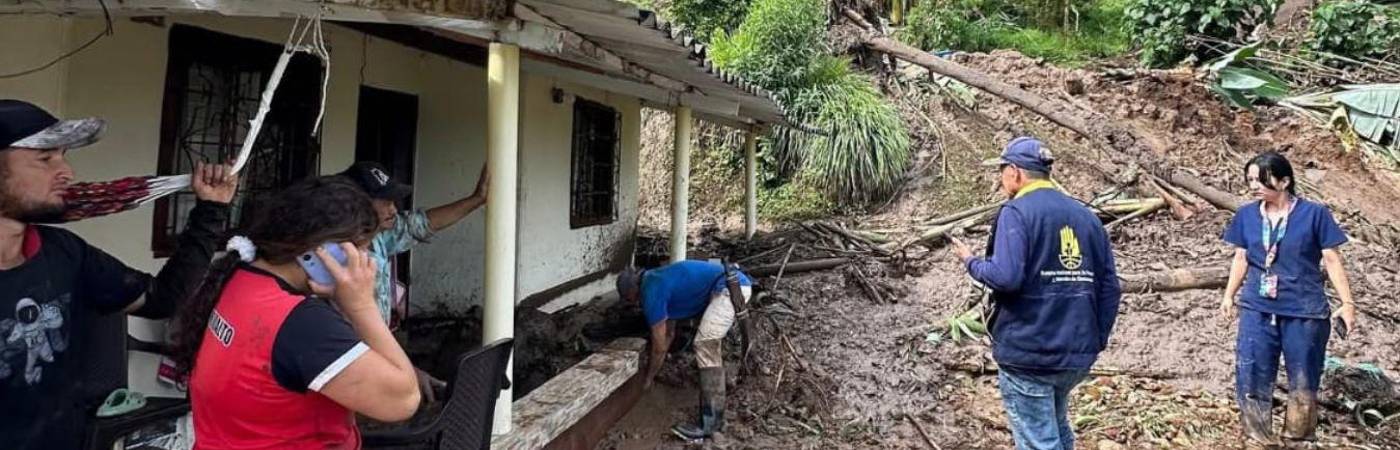 Varias veredas resultaron afectadas por deslizamientos de tierra que dejaron tres personas muertas. / FOTO: DENUNCIAS ANTIOQUIA