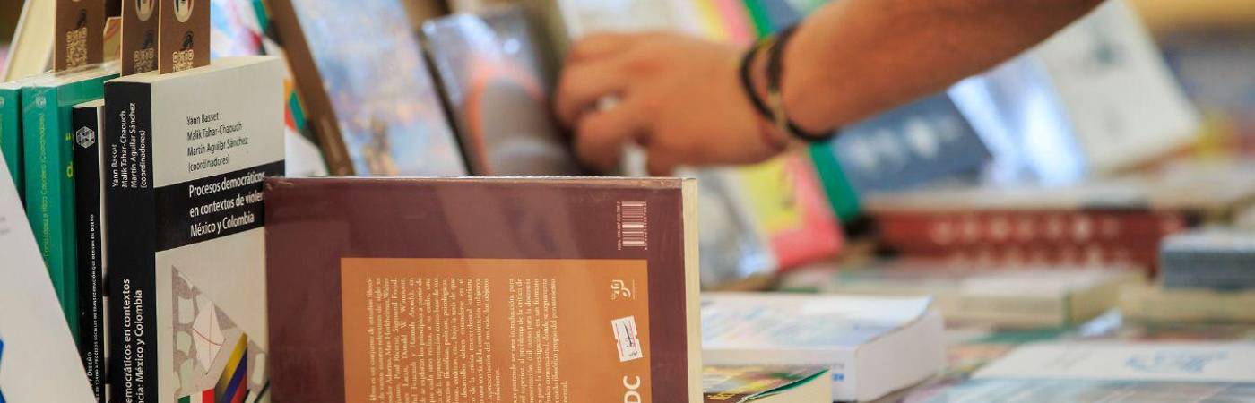 Medellín volverá a vivir un plan que en julio dejó a más de uno feliz: la segunda edición de la Noche de Librerías. / FOTO: ANDRÉS CAMILO SUÁREZ ECHEVERRY