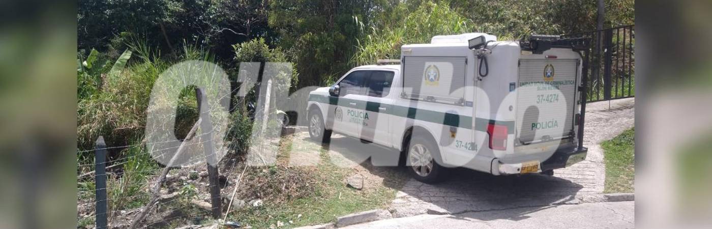 Investigadores de la Sijín de la Policía se encargaron de la inspección judicial. FOTO: GUILLERMO OSPINA