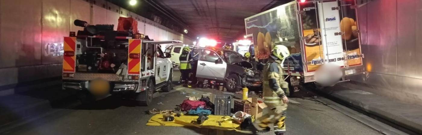 Accidente en el Túnel de Oriente. FOTO: @CONCESIONTAO