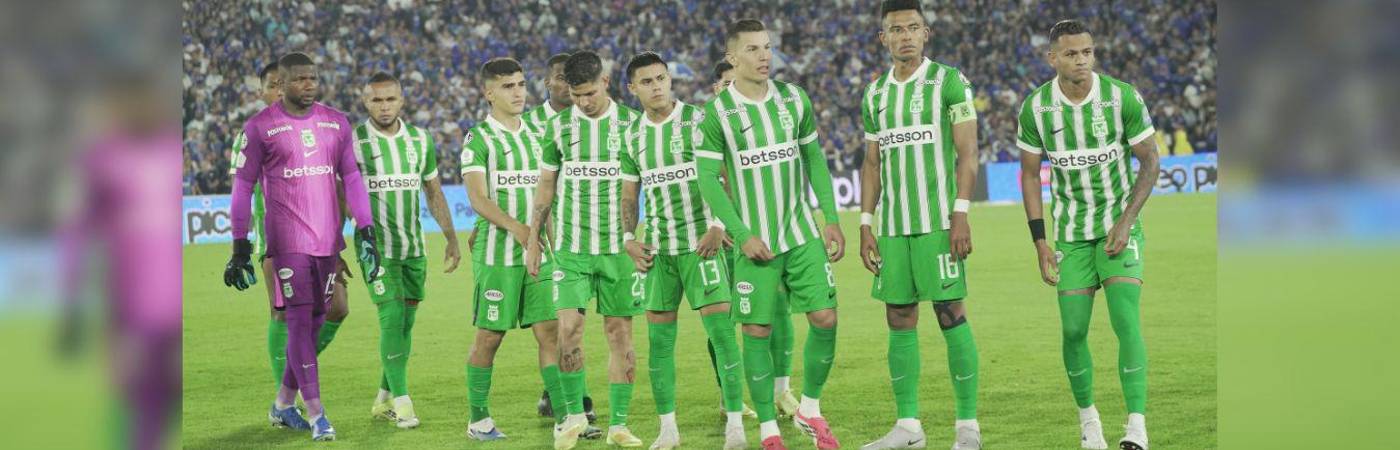 Cabizbajos salieron los jugadores de Nacional del terreno de juego en El Campín tras ser humillados nuevamente por Millonarios. FOTO: CORTESÍA NACIONAL