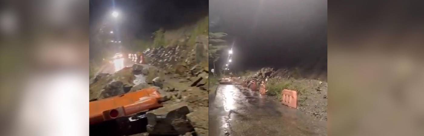 Piedras de gran tamaño bloquean el paso en ambos carriles. FOTO: TOMA DE VIDEO