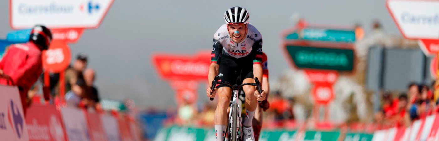 El portugués Joao Almeida (UAE Team Emirates) ganó la decimotercera jornada de la Vuelta a España. /FOTO: X @lavuelta