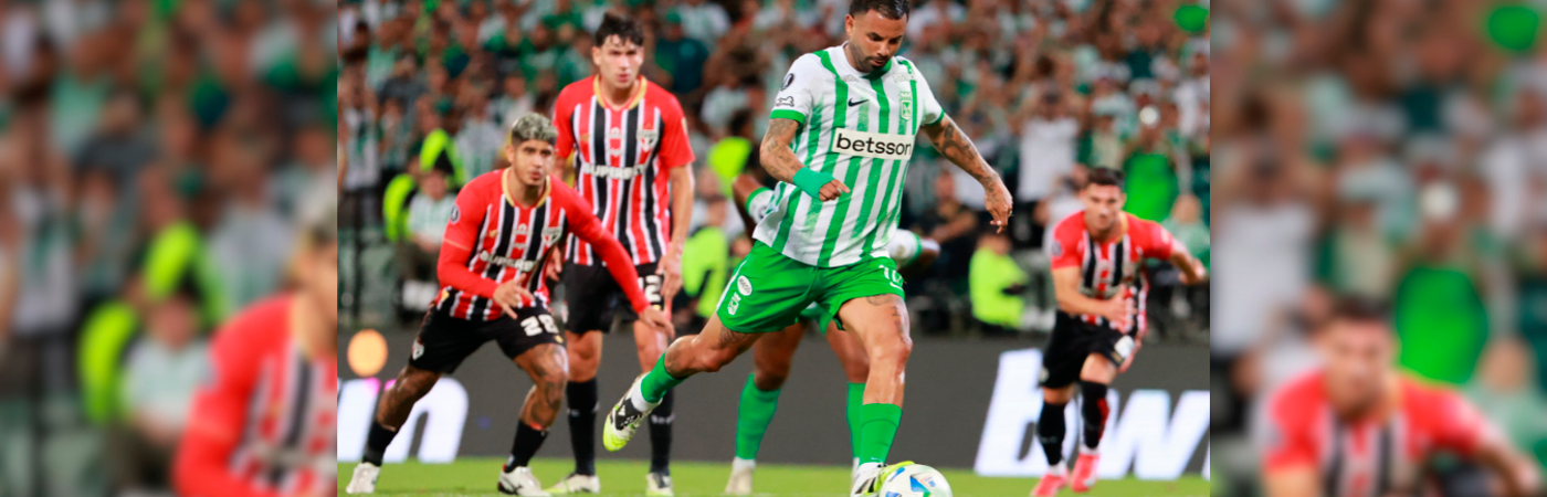 Edwin Cardona al momento de patear el segundo penal ante Sao Paulo, por octavos de final de Copa Libertadores. /FOTO: MANUEL SALDARRIAGA